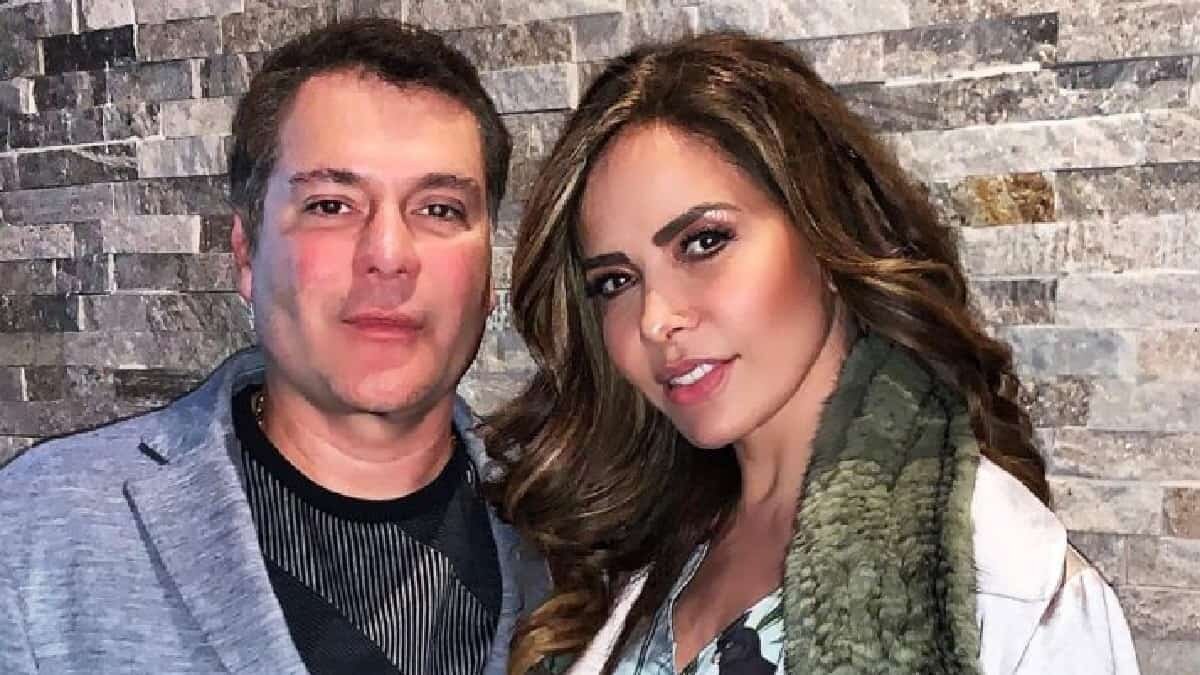 La cantante y su esposo son buscados por evasión fiscal por más de 400 millones de pesos, así como por delincuencia organizada.