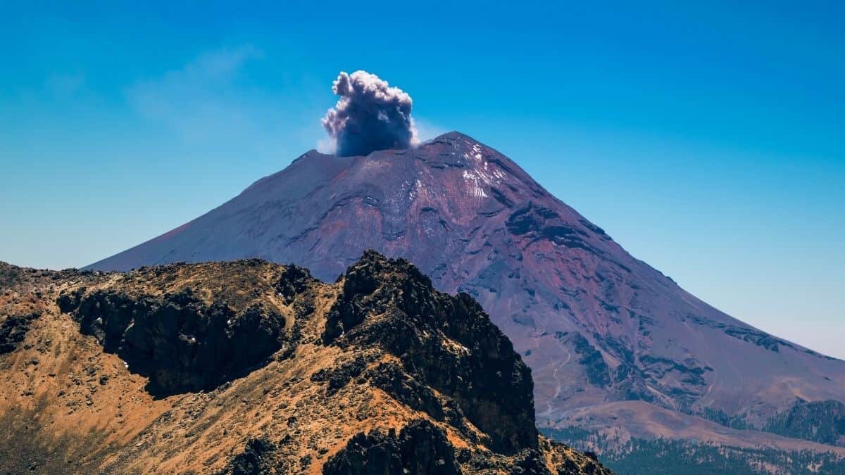 Afecta cenizas del Popocatépetl 13 alcaldías de CDMX (Video)