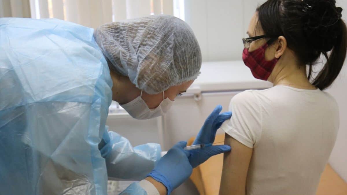 Anuncian vacunación para jóvenes de entre 19 a 29 años (Video)