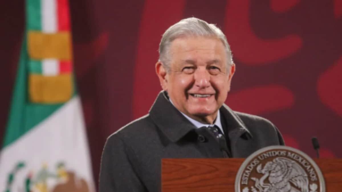 De acuerdo con fuentes oficiales, AMLO ingresó al Hospital Central Militar para un chequeo de rutina.