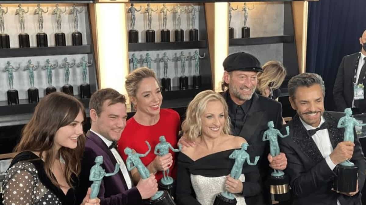 El mexicano y el resto del elenco se hicieron de tan importante galardón, que sirve como parámetro rumbo al premio Oscar.