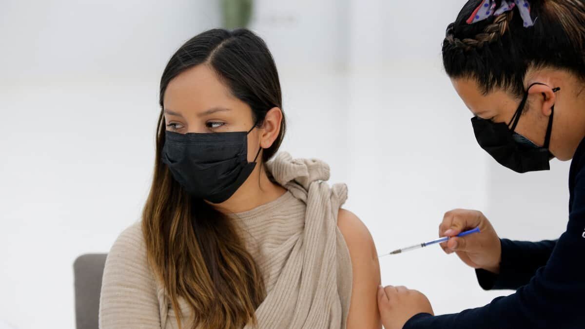 Abren registro para refuerzo a jóvenes de 18 a 29 años en CDMX