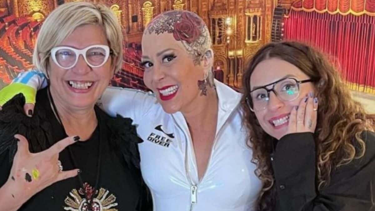 Aparece Alejandra Guzmán con radical cambio de look