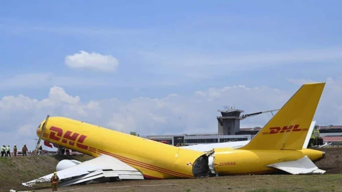 Se parte avión en dos durante aterrizaje en Costa Rica (Foto)