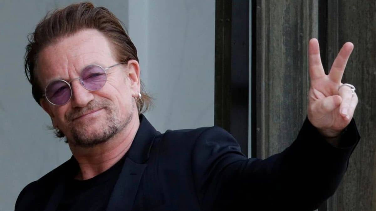 Hombre come gratis al ser confundido con Bono de U2 (Video)