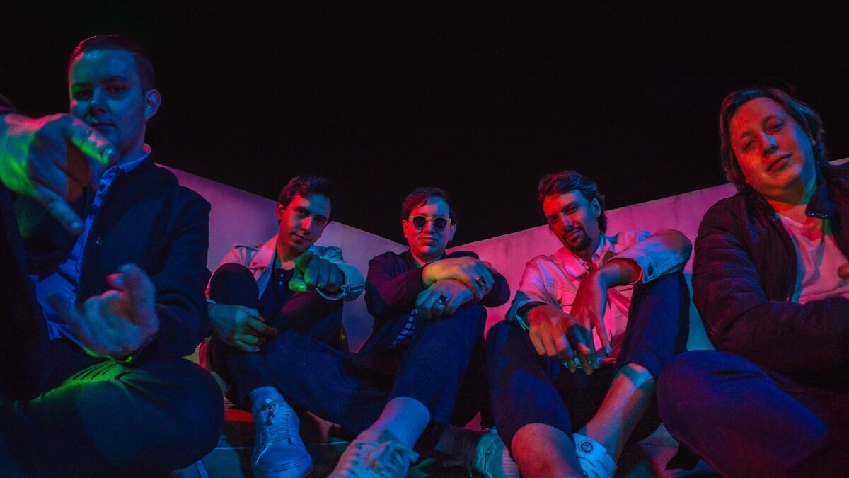 Resistencia estrena “Universos Paralelos”: la nueva oleada del hard pop
