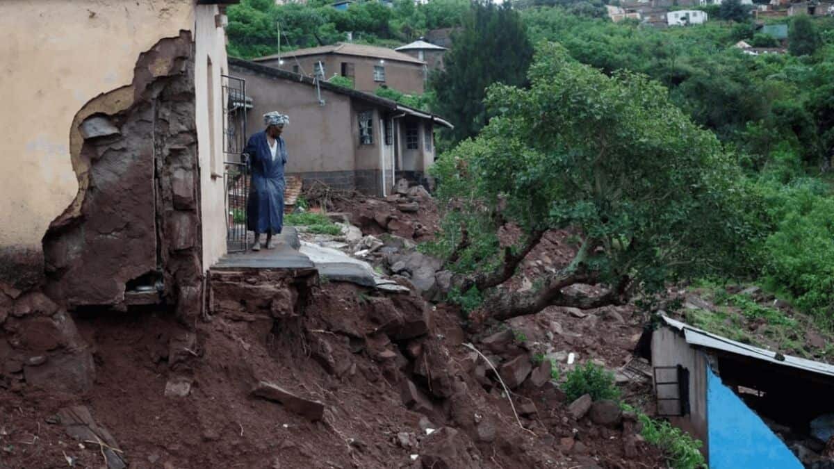 inundaciones en Sudáfrica dejan al menos 60 muertos
