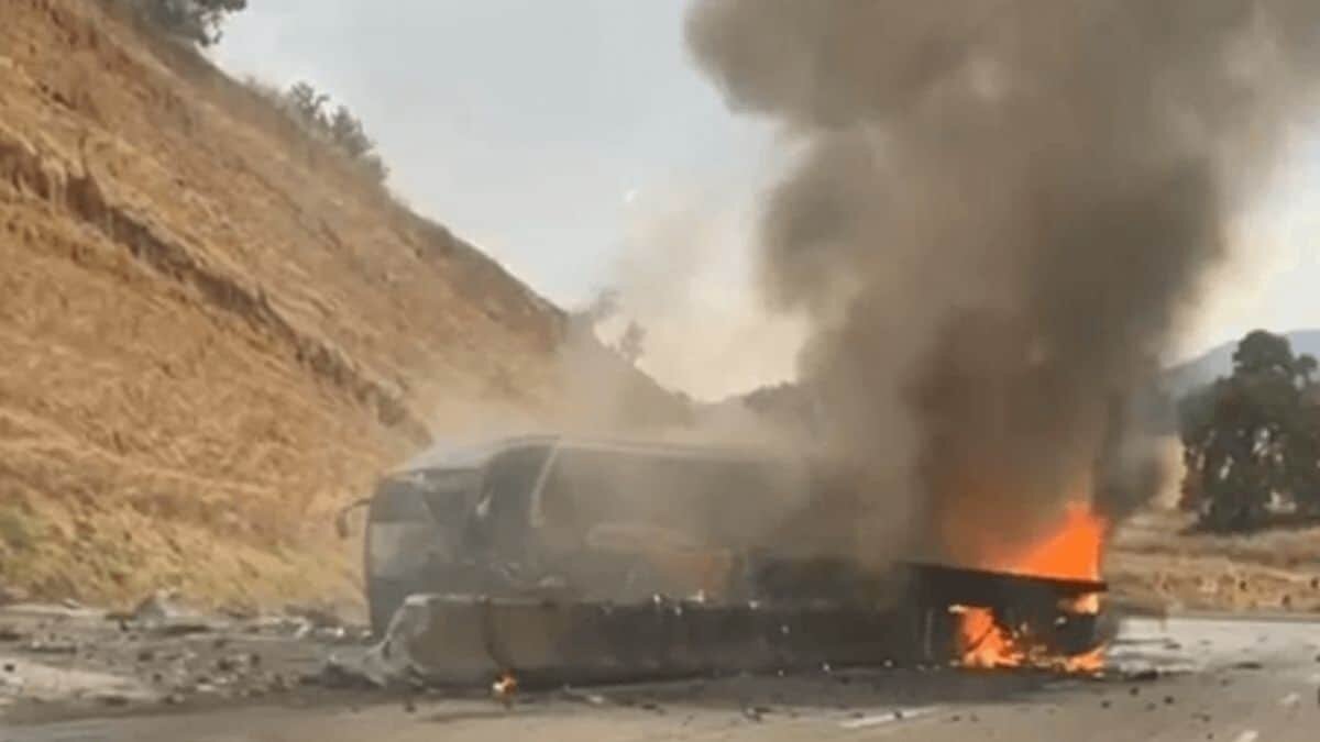 Reportan 10 heridos tras impactarse dos autobuses en la México-Puebla