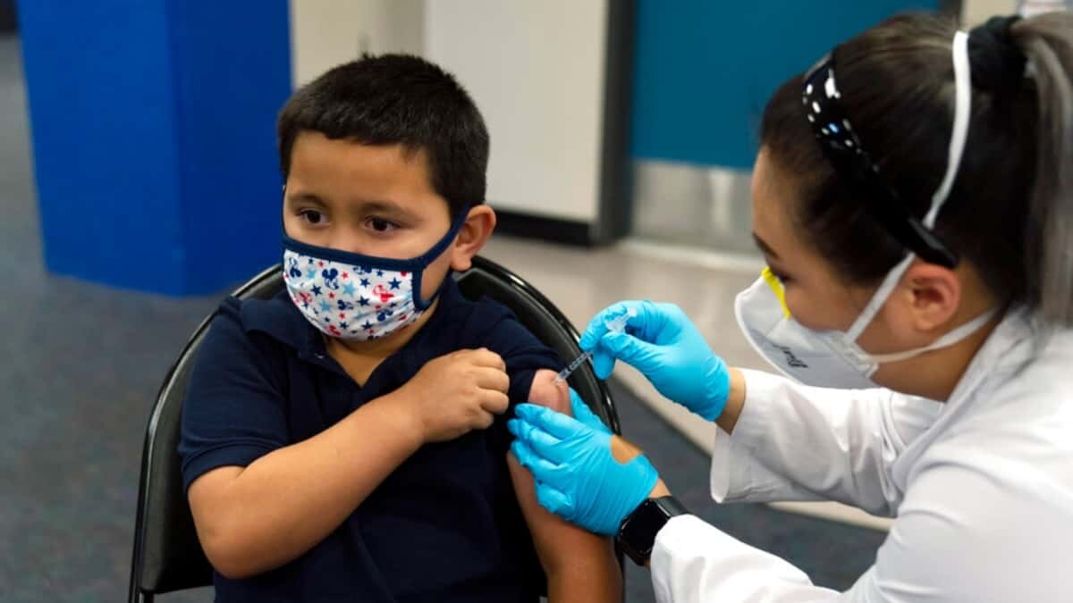 Anuncian vacunación de niños de 5 a 11 años