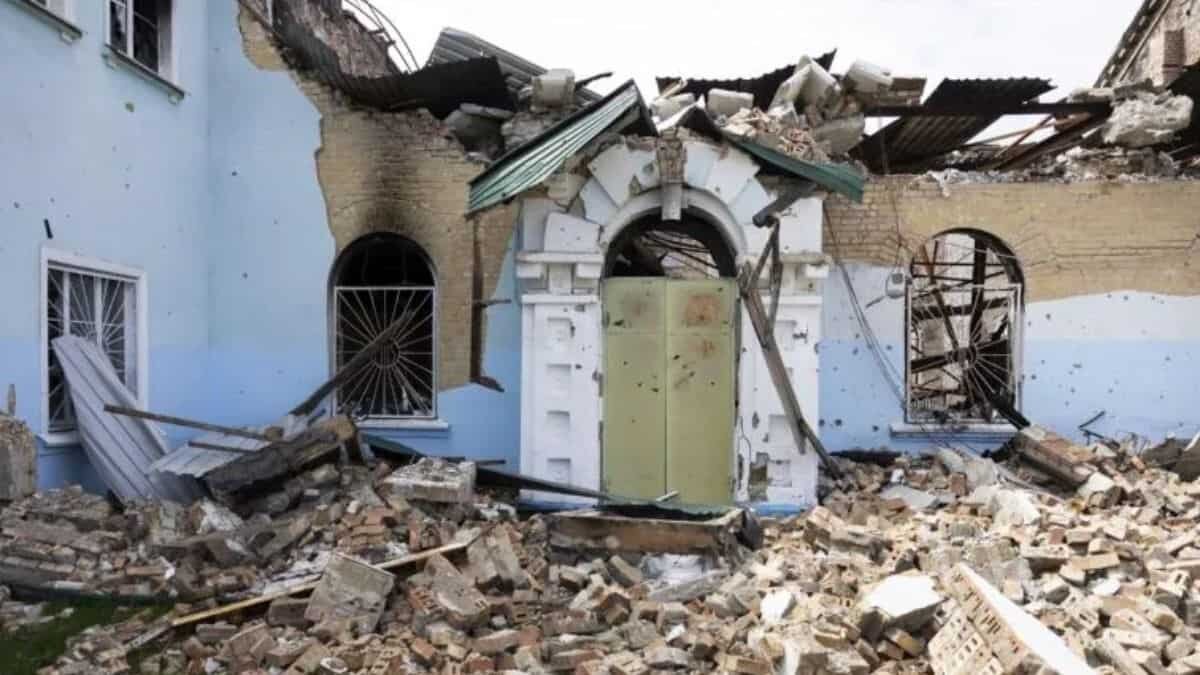 Aseguran pobladores "salvar a Kiev" tras inundar aldea