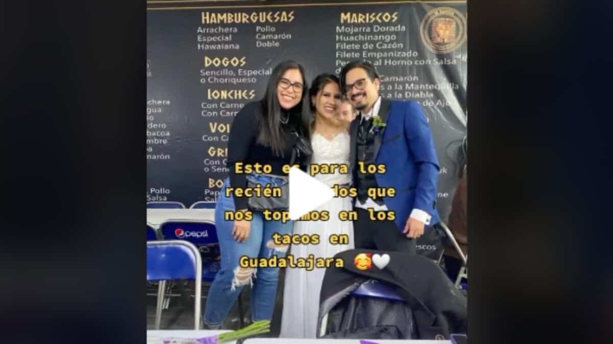 ¡Con todo para comer aquí! Pareja celebra su boda en taquería (Video)