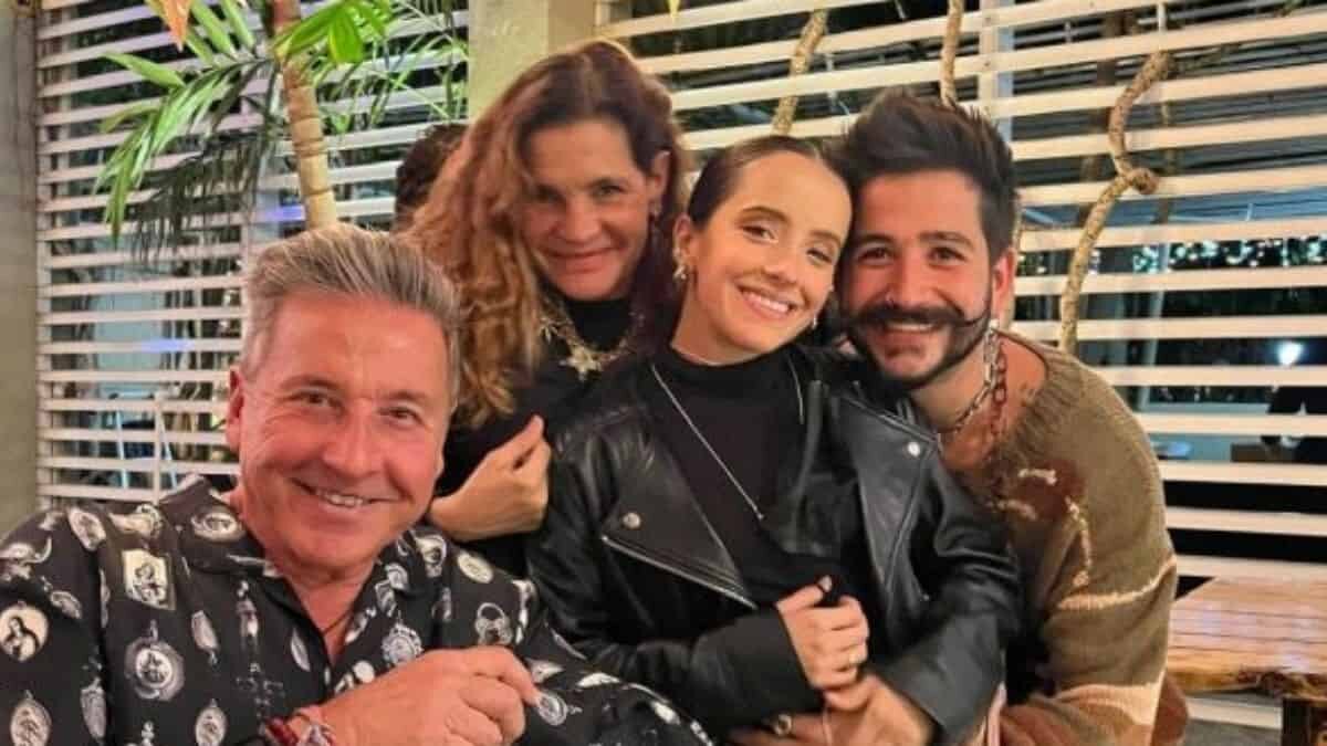 ¡Felicidades! Anuncian Eva Luna y Camilo que ya son papás (Video)