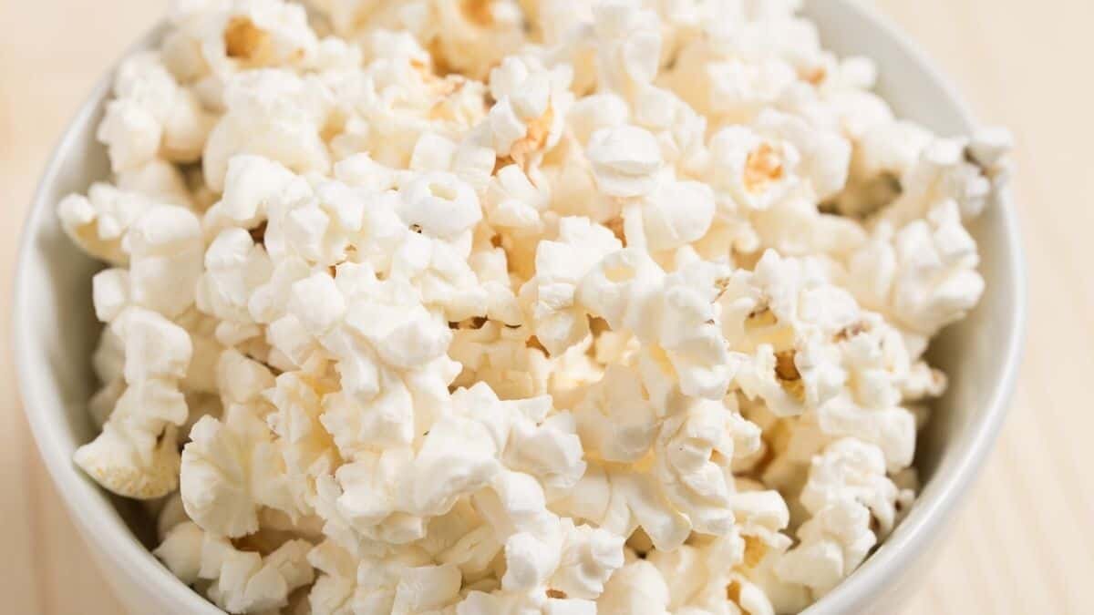 Advierten sobre peligros de comer palomitas de microondas