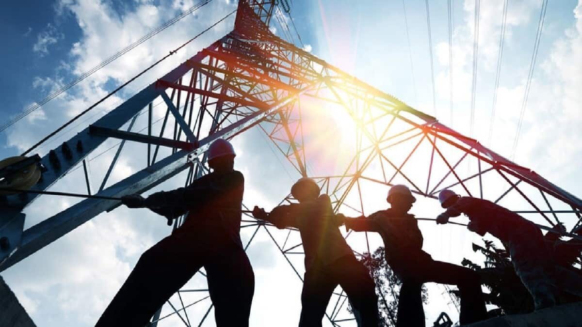 Corre México grandes riesgos de aprobarse reforma eléctrica￼