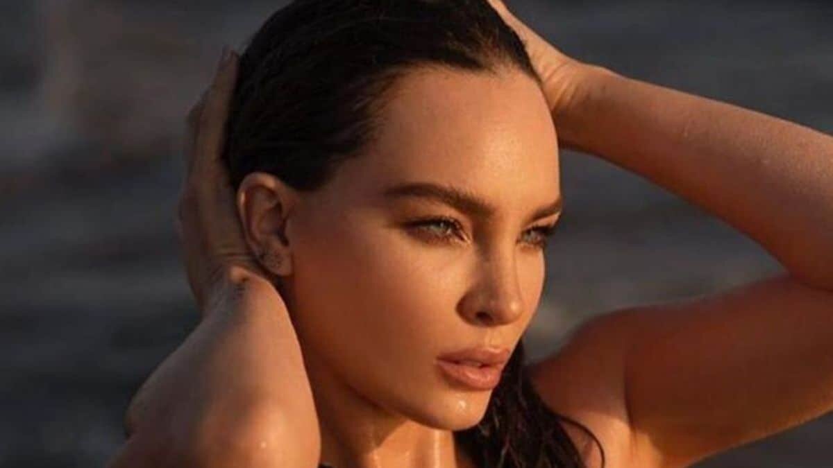 Enloquece Belinda a fans tras presumir cuerpazo (Video)