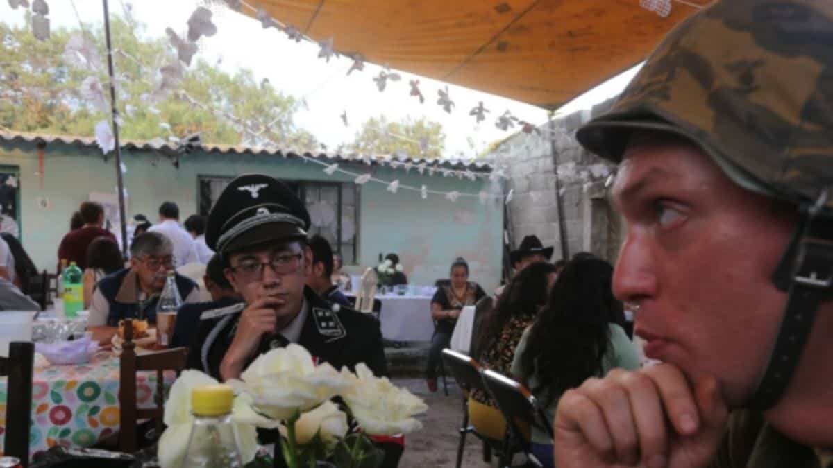 Realiza pareja boda estilo Hitler y estalla Internet (Fotos)