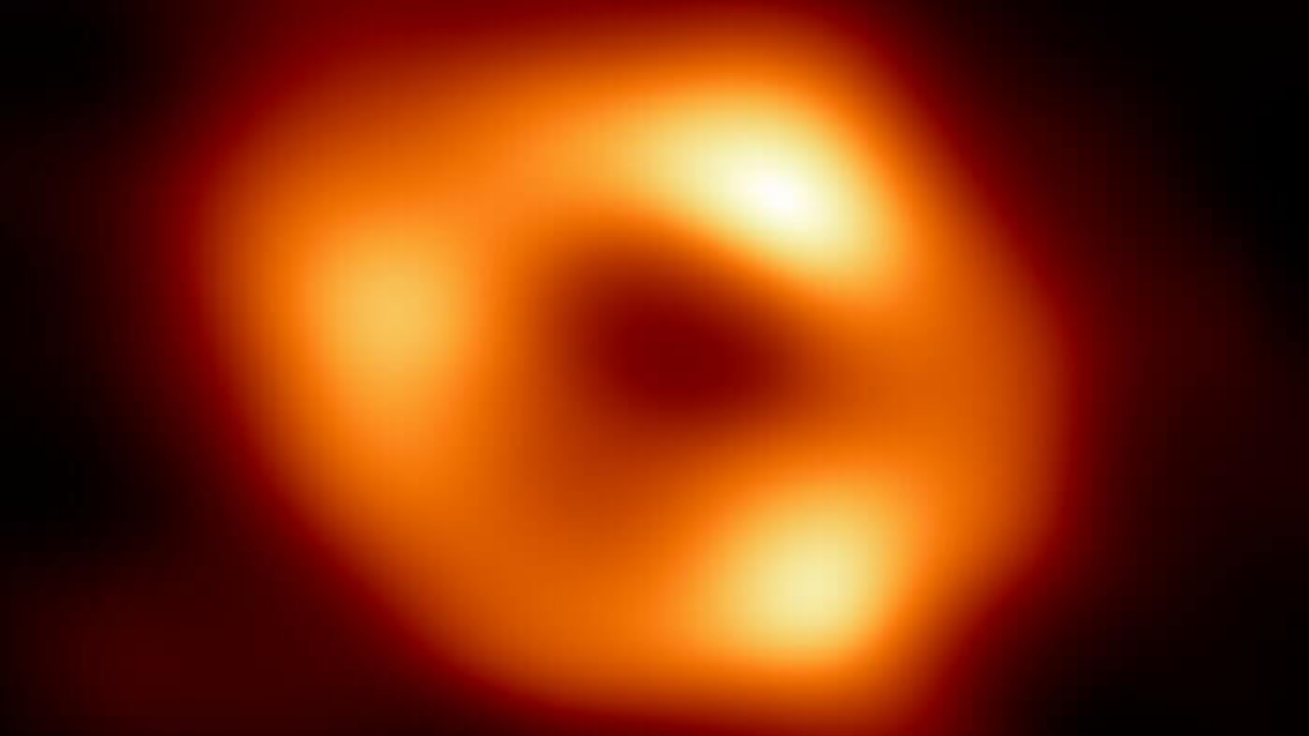primera imagen de agujero negro en el centro de la galaxia