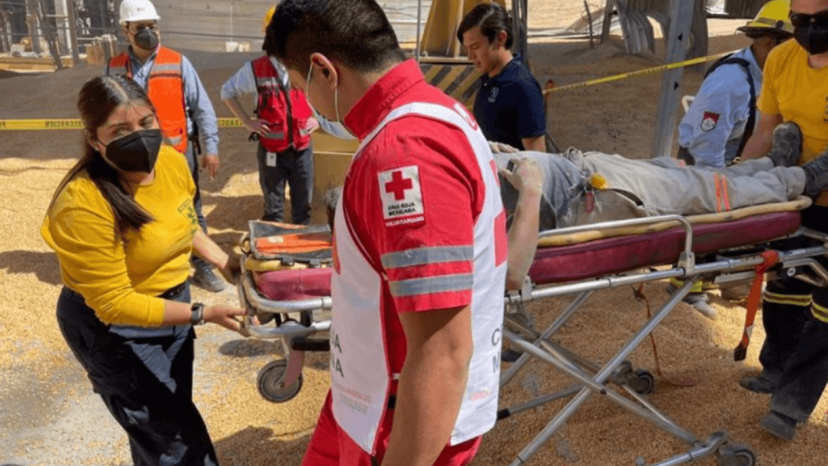 Silo colapsa en Torreón y sepulta a trabajadores