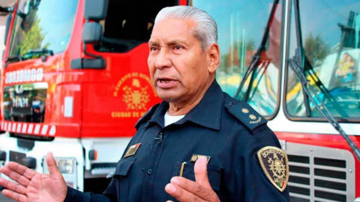 Confirman fallecimiento de 'Jefe Vulcano' exjefe de bomberos de CDMX