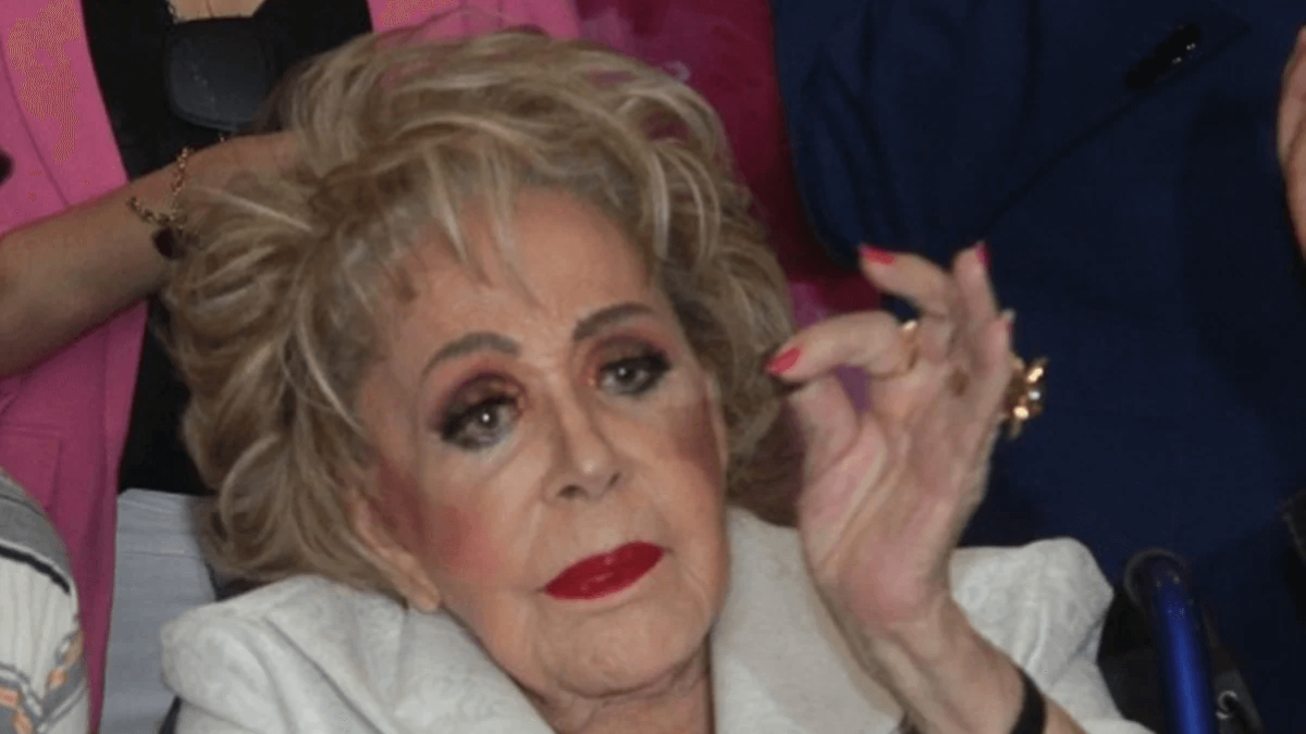 Desata críticas la reaparición de Silvia Pinal en obra teatral (Video)