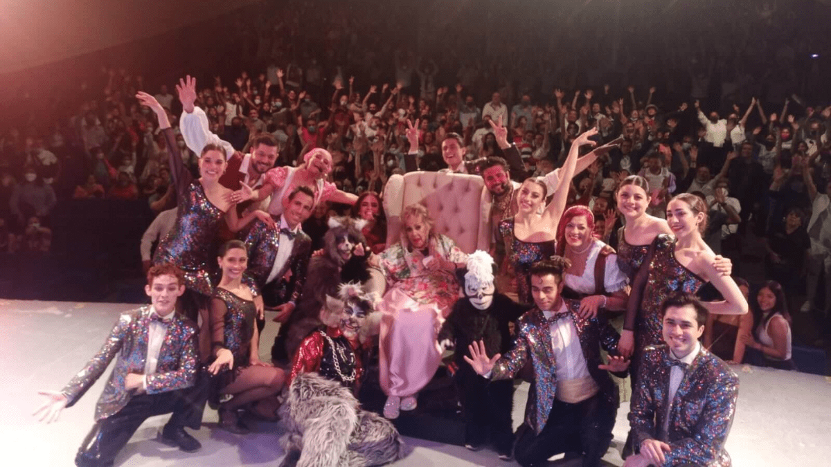Critican reaparición de Silvia Pinal en obra teatral