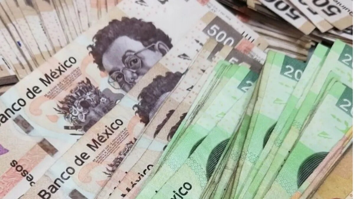 Joven devuelve 12 mil pesos que extravió abuelito (Video)