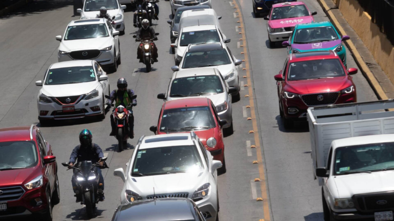 Detienen verificación de autos con más de 4 años de antigüedad