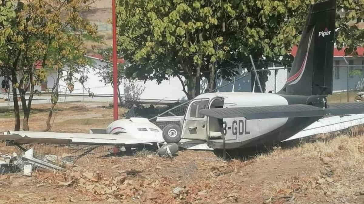 ¡Con todo y collarín! Reaparece Geraldine Ponce tras accidente