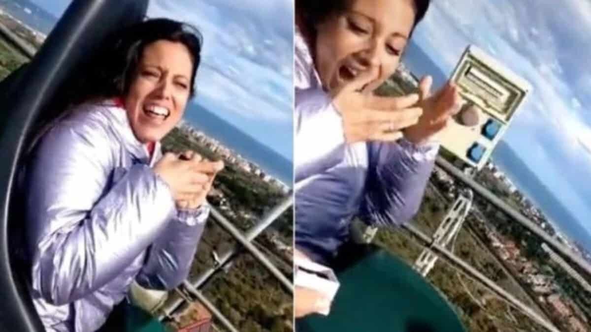 ¡Promesa de altura! Pide matrimonio arriba de montaña rusa (Video)