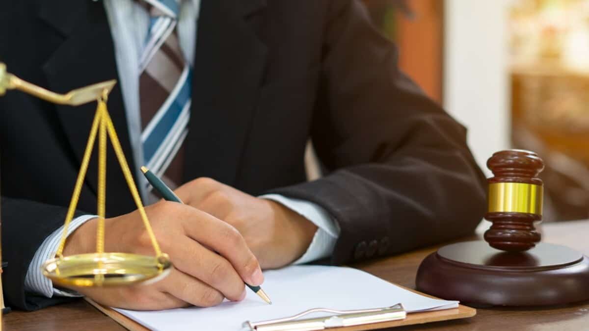 México requiere de mejores prácticas de sus abogados y eso se puede lograr a través de una certificación respaldada por los colegios profesionales, garantizando el correcto ejercicio del derecho.