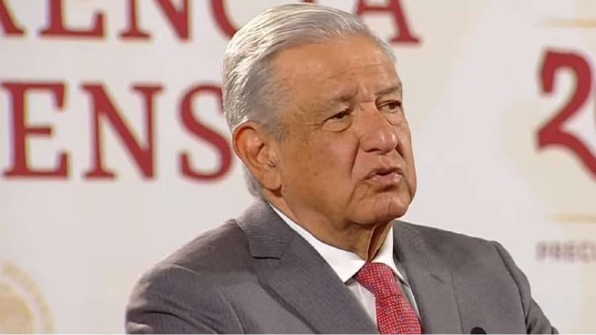 El presidente felicitó a las mamás en su día y anunció un concierto en su honor.