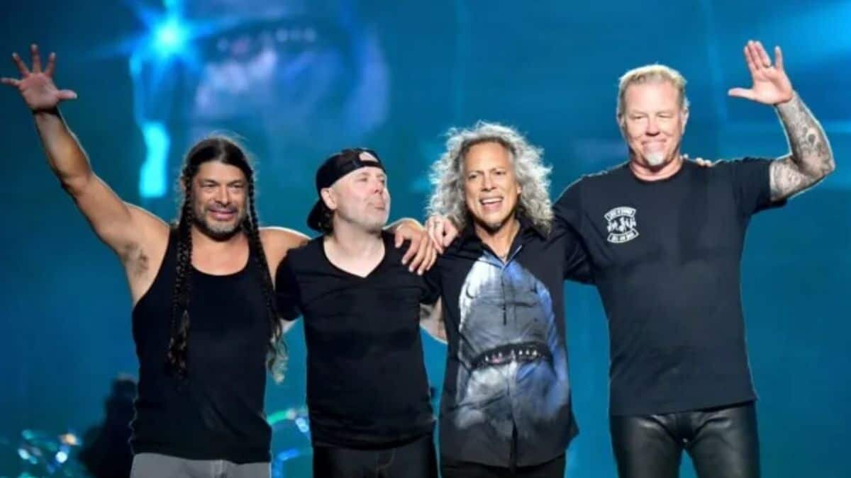 Nace bebé en pleno concierto de Metallica (Video)