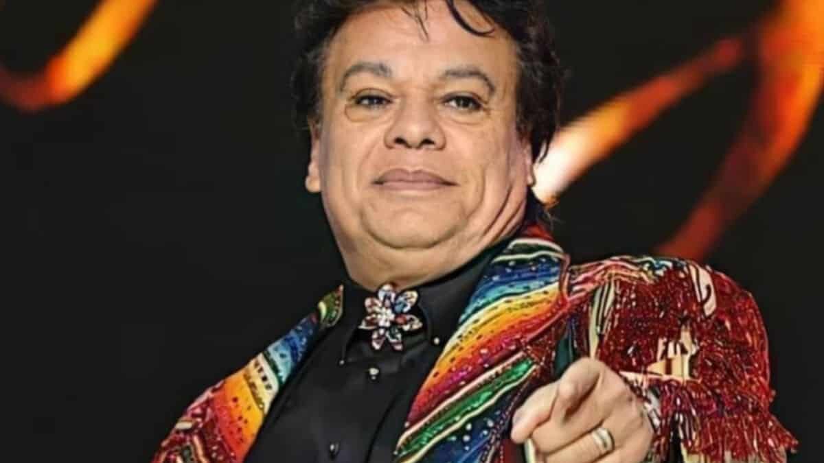 Le pagan con billete de Juan Gabriel; historia se vuelve viral (Video)