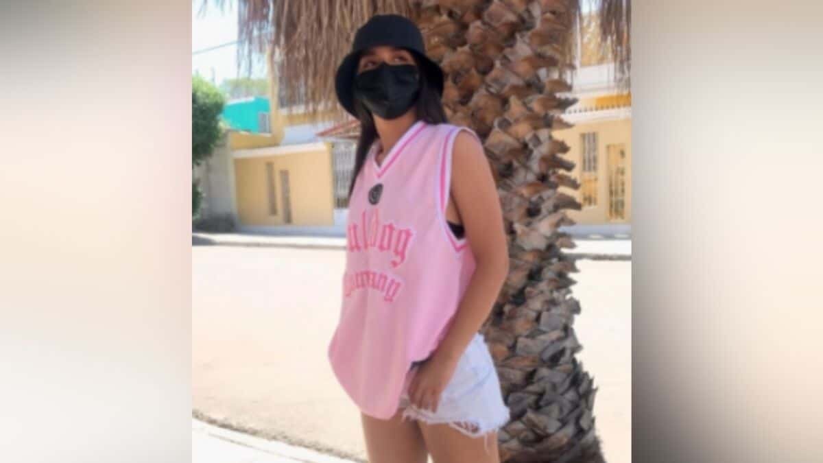 Sorprende chica del Oxxo con atrevido atuendo para playa