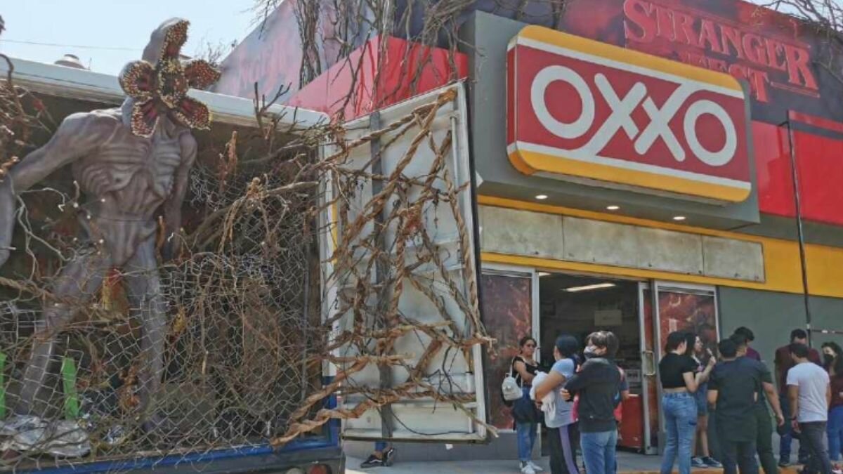 Así podrás llegar al Oxxo con temática de Stranger Things