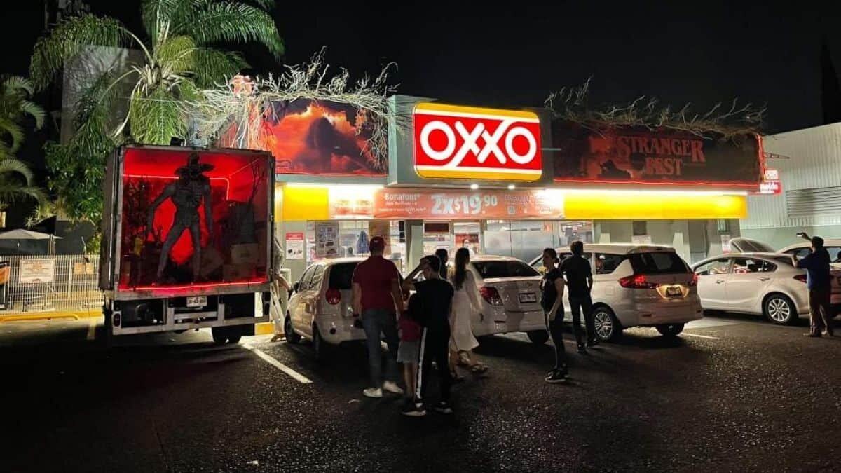Así podrás llegar al Oxxo con temática de Stranger Things