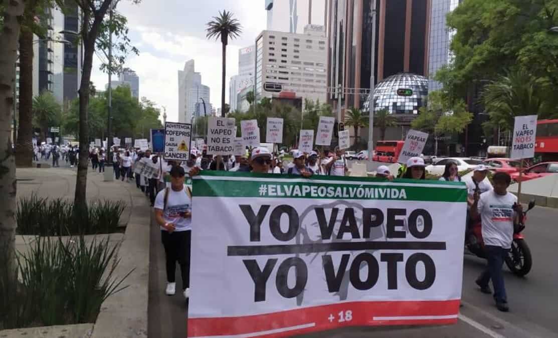 La Alianza por la Libertad del Vapeo A.C. condenó la decisión de los diputados de prohibir más que legislar sobre el tema.