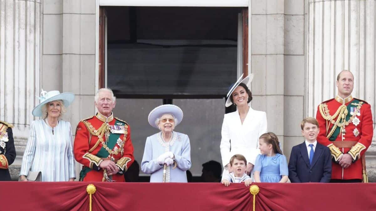 La reina Isabel II cumple 70 años de reinado