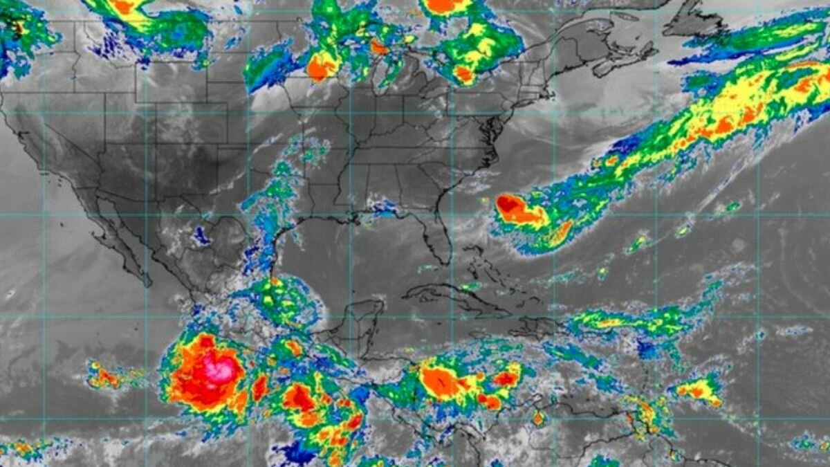 Se intensifica Blas y pasa de tormenta tropical a huracán (Video)
