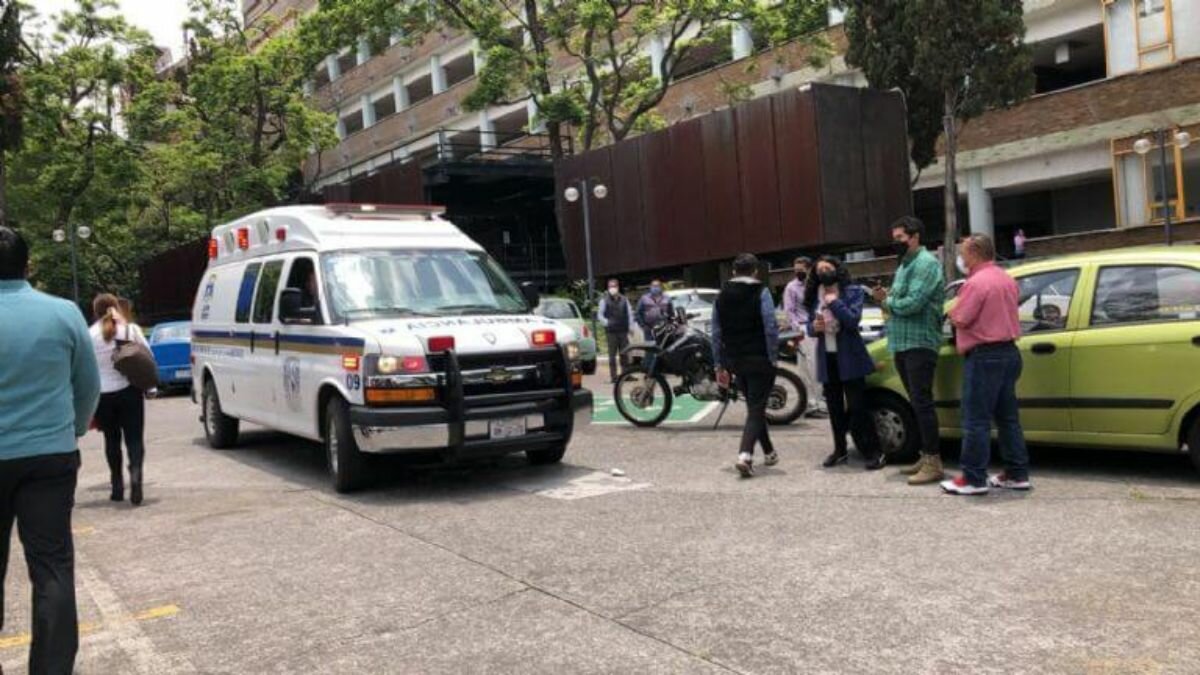 Desalojan Facultad de Medicina por muerte de alumno