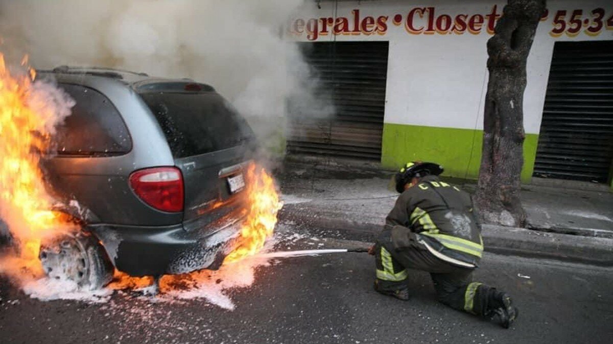 Incendio en la Romero Rubio opaca celebración del Día del Padre (Videos)