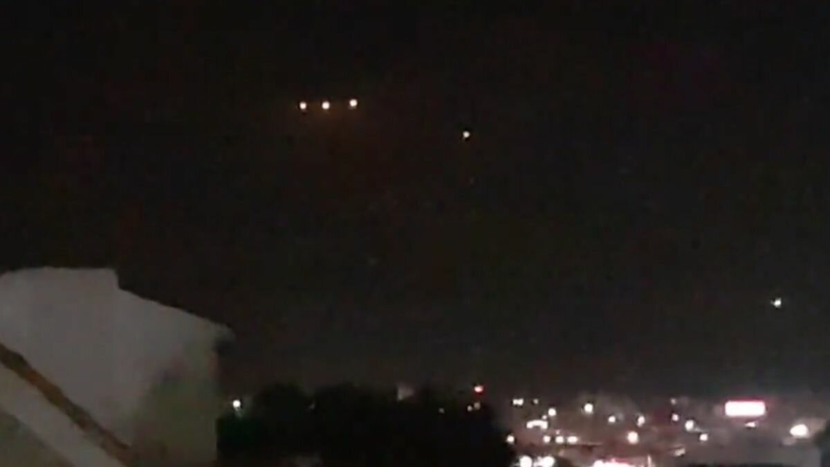 ¡Y nadie hace nada! Aparecen supuestos ovnis en cielo de México (Videos)