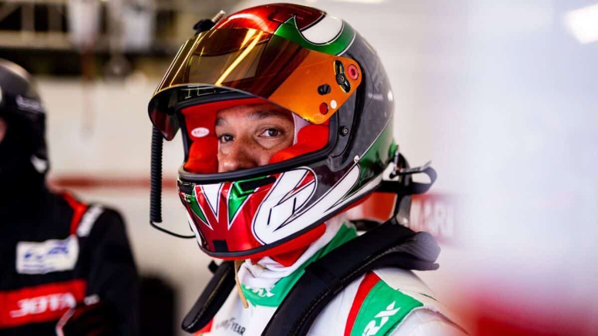 Encabeza Checo Pérez día histórico de pilotos mexicanos
