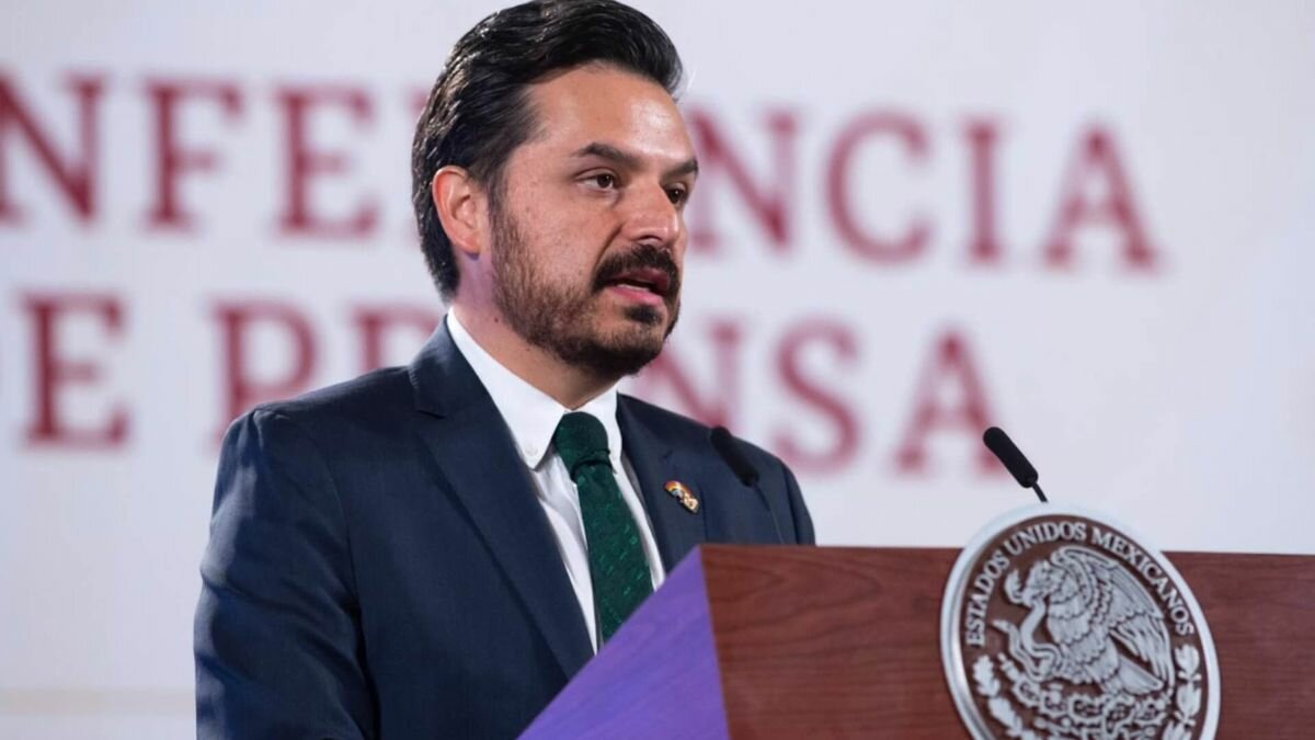 Reportan contagio del titular del IMSS Zoé Robledo