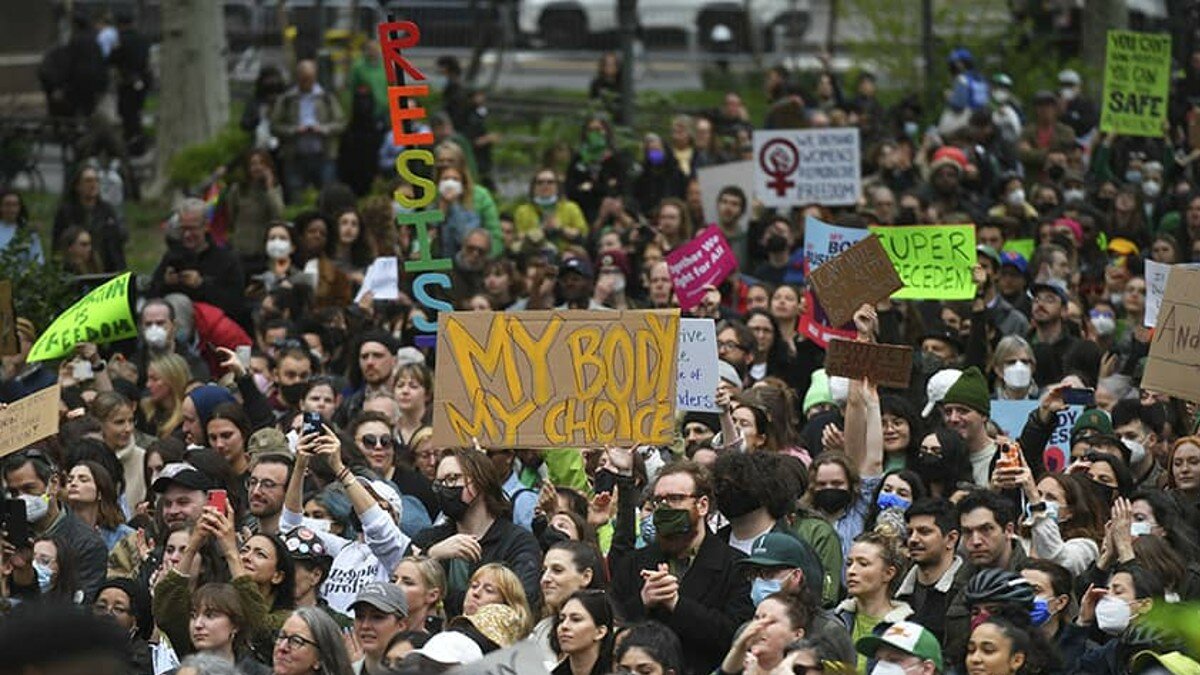 Hay una indignación total en EU por la revocación del derecho al aborto, pues vulnera los derechos de todas las mujeres de decidir sobre su cuerpo.