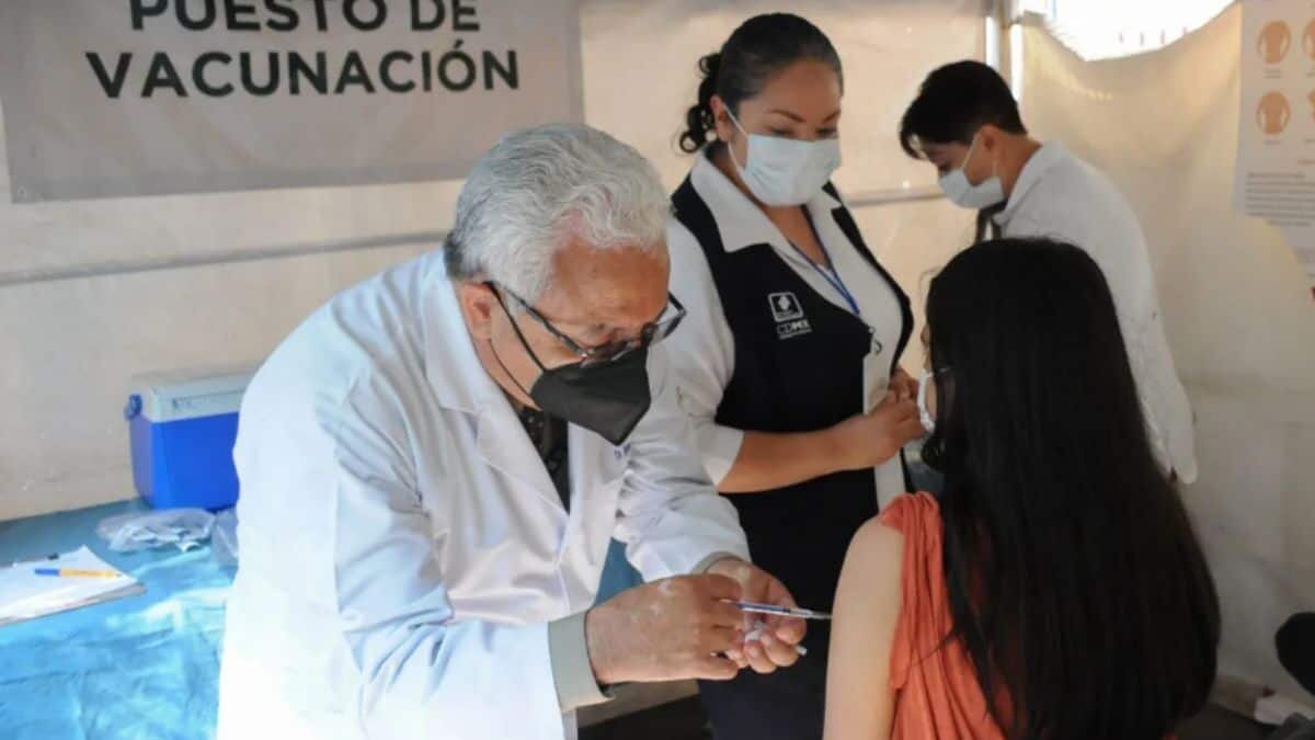 Aumentan contagios en México; ascienden a más de 18 mil