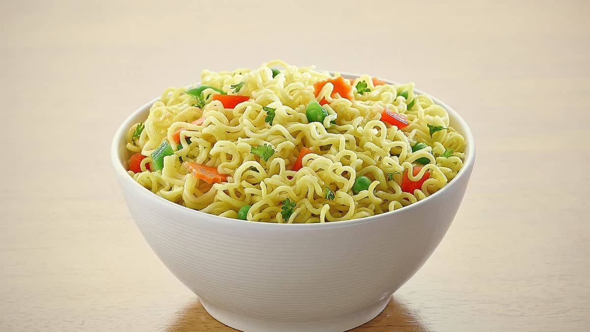 Pide hombre el divorcio tras comer sopa instantánea diario