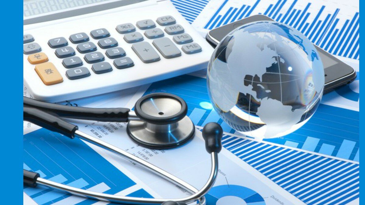 La industria farmacéutica se desarrolla en un entorno complejo y cambiante, por eso las empresas del sector han visto en los programas de marketing farmacéutico una alternativa para asegurar el éxito en el mercado actual.