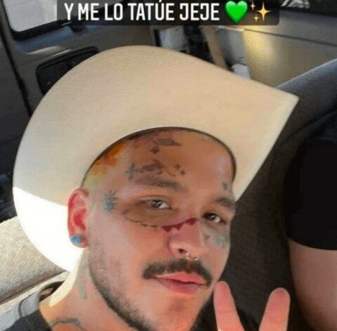 Critican a Christian Nodal por su nuevo tatuaje