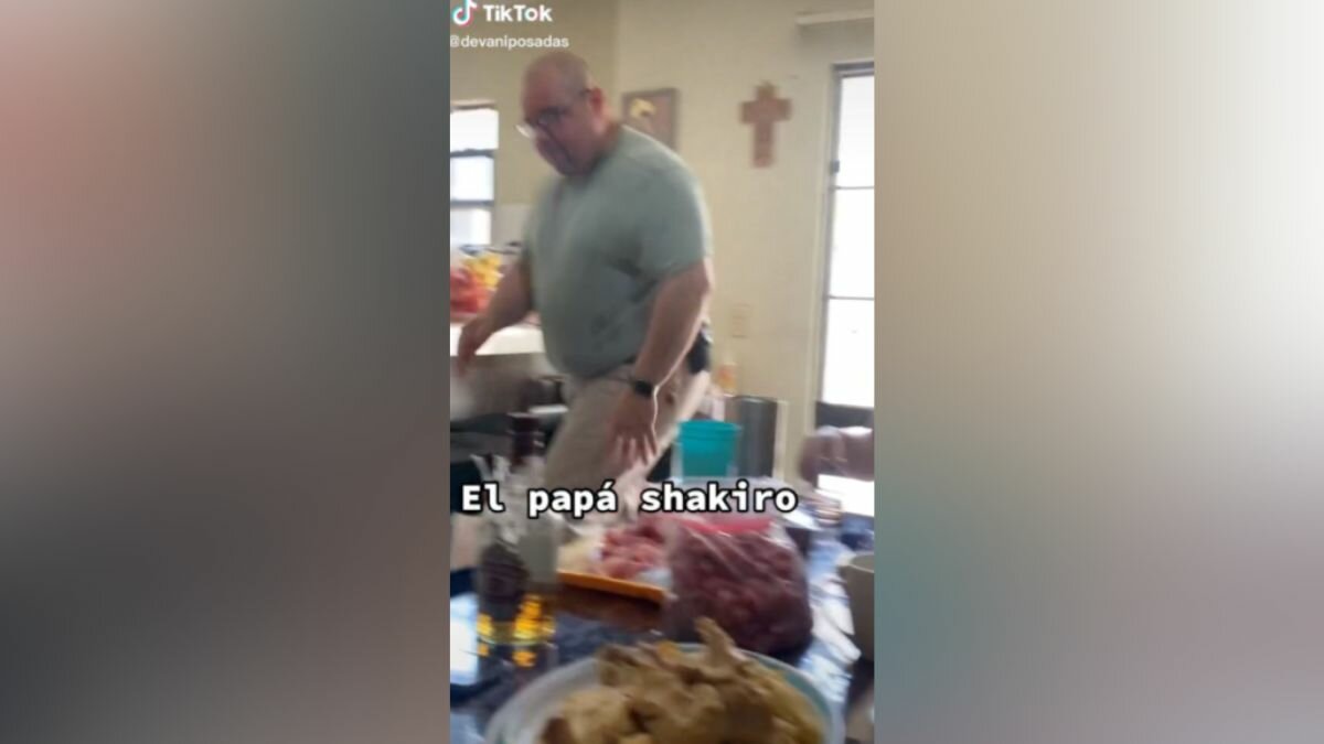 Baila hombre 'Te Felicito' y lo apodan "papá Shakiro" (Video)